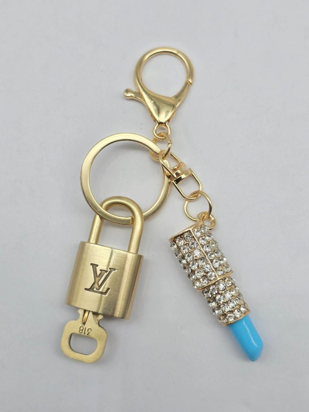Authentic Louis Vuitton Gold Padlock 🔑 Unbranded Lipstick Keychain Bag Charm - Picture 3 of 9